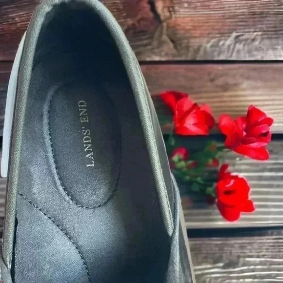 Lands End Women Camden Clog Black Patent Size 9 US.  Minor Scuffing - See pics - Picture 5 of 8